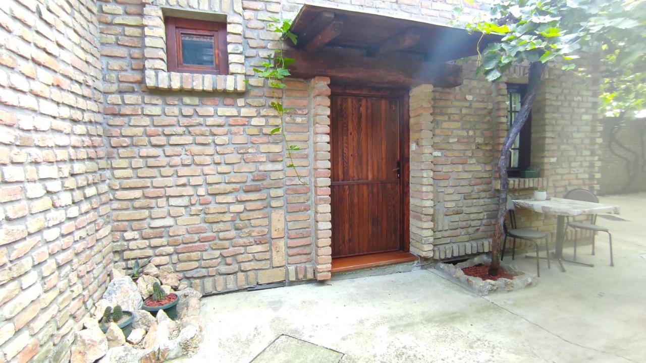Ferienwohnung Wood House Ruma Exterior foto